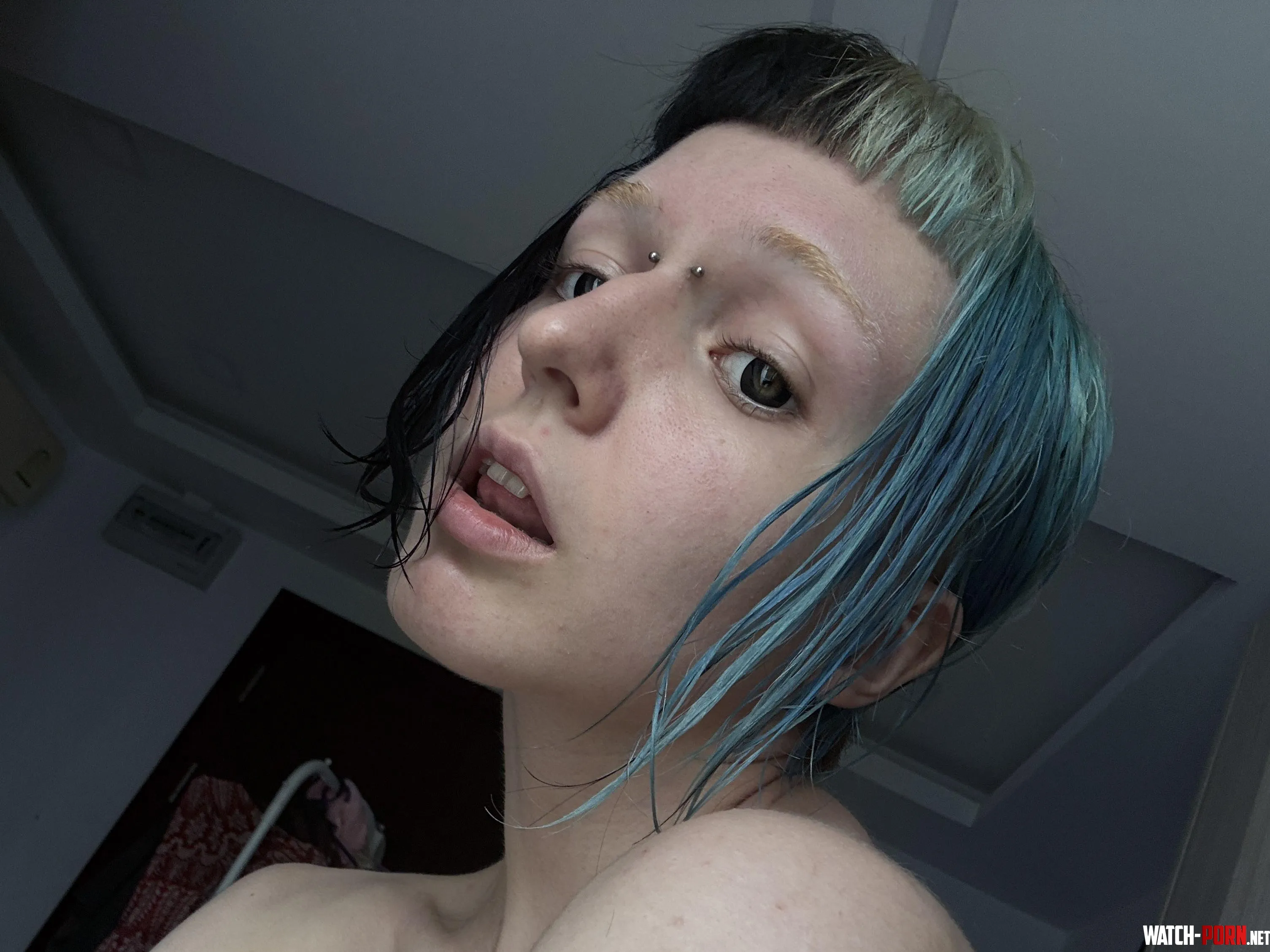should make my hair brighter by kawaiiipunk