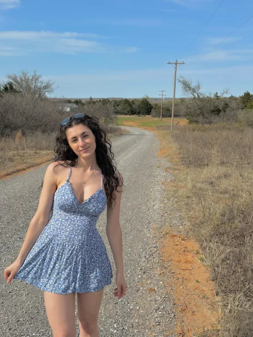 Thumbnail vera_banks: Accessible Sundress Season for Country Girl Adventures
