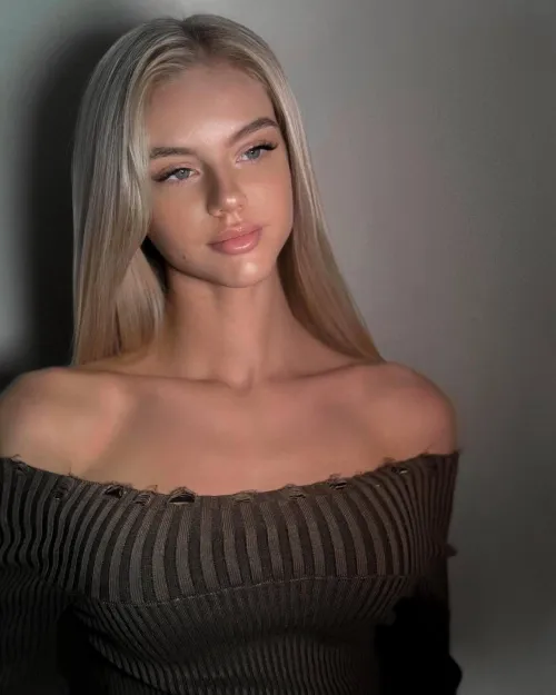 Thumbnail Anastasia Klepneva: Discover True Elegance - PrettyGirls