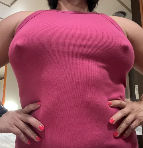 Thumbnail FarRegion1802's Dinner Time Delight: Braless Styling