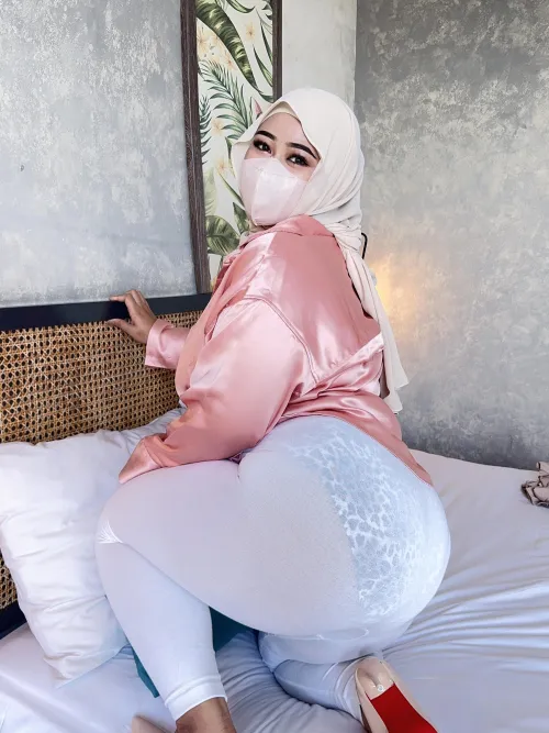 Thumbnail Legging Confessions: Revealing the True Thickness by RetroAstroBabe | ThickThighs