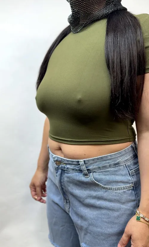Thumbnail Braless Chic: Stylish School Drop-Off by islapointe