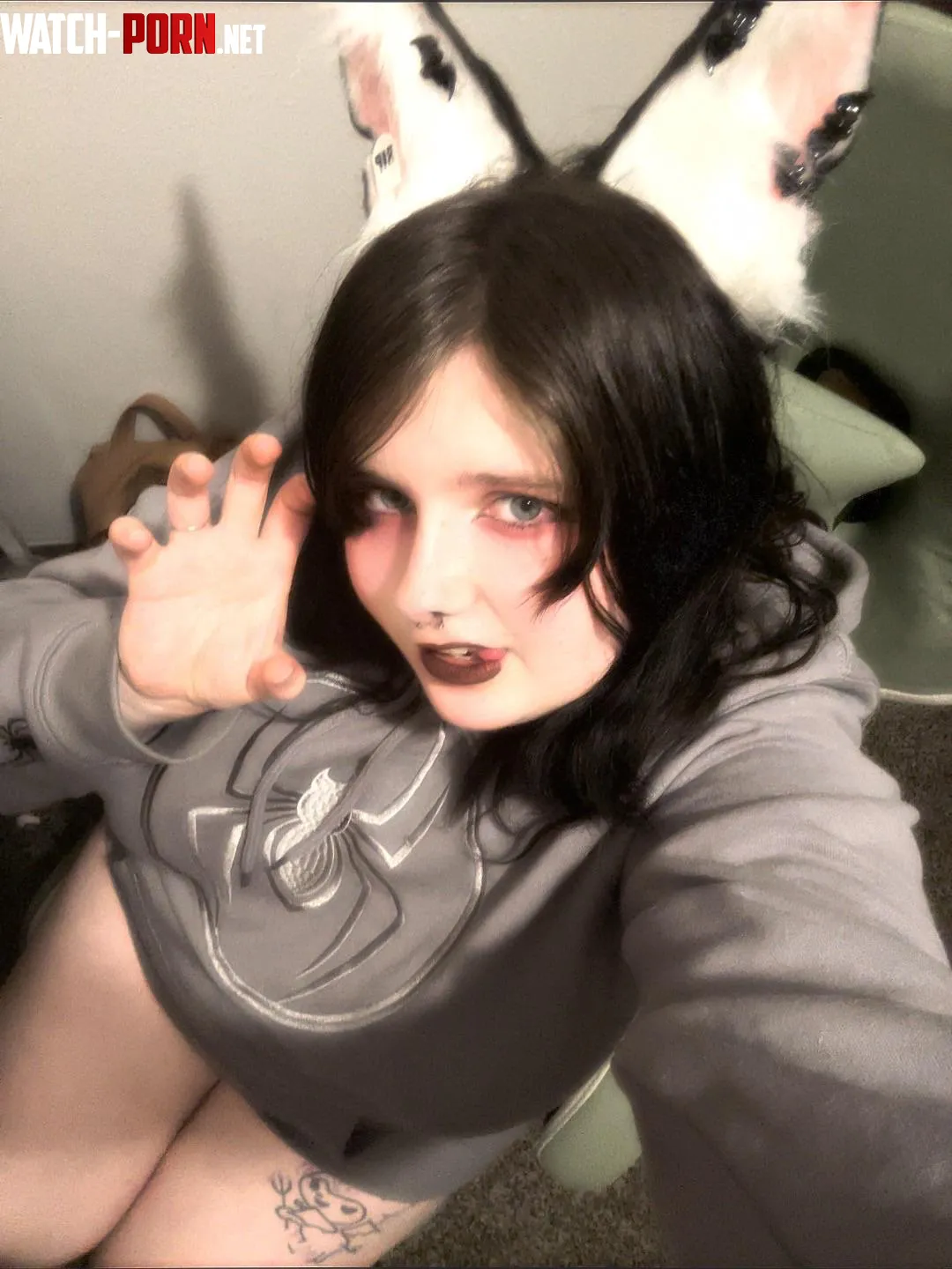 Big 19f wearing bat ears by MatchaChia_
