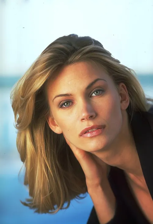 Thumbnail Natasha Henstridge: Beauty Beyond Words - PrettyGirls