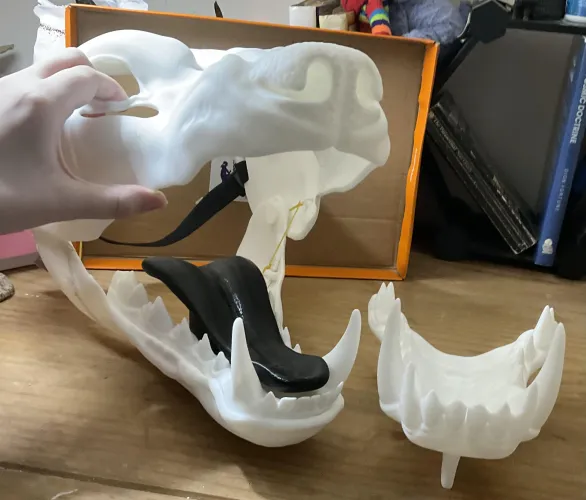 Thumbnail Proud Creation - Wolf Mask with a Flexible Tongue by CastevalOroborus