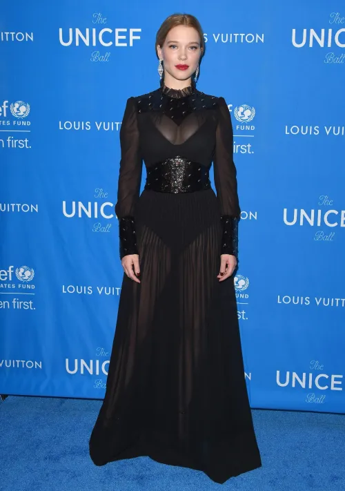 Thumbnail Lea Seydoux: Discovering the Charm of a French Actress - figurephilosopher