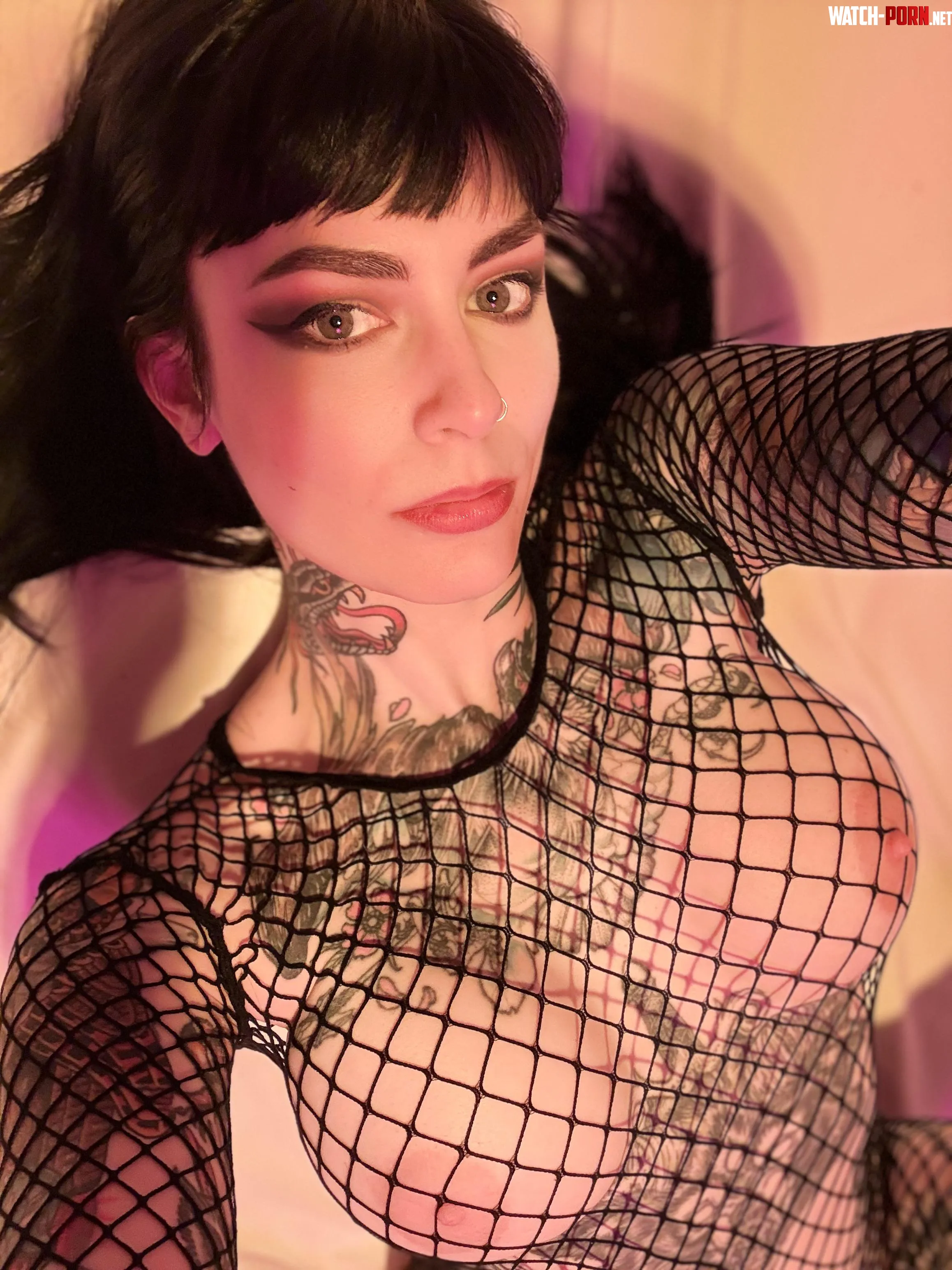 I love how this fishnet bodysuit fits  by baroness_stone