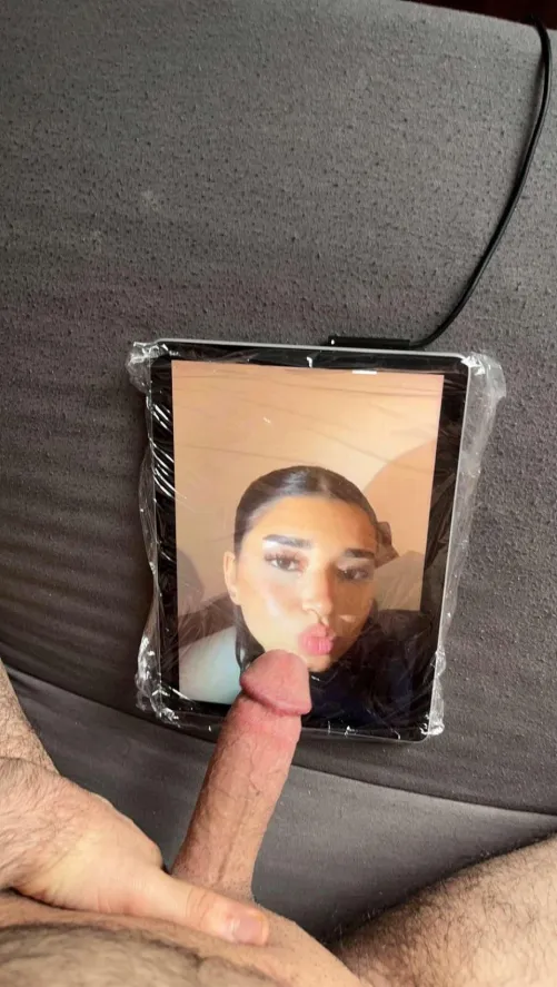 Thumbnail TuneOutrageous5137 Showcases ArabPorn's Captivating Content