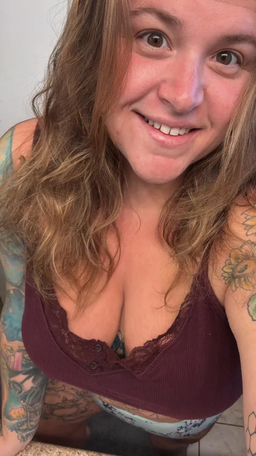 Thumbnail Does my plus size body covered in tattoos turn you on by handful_heather420