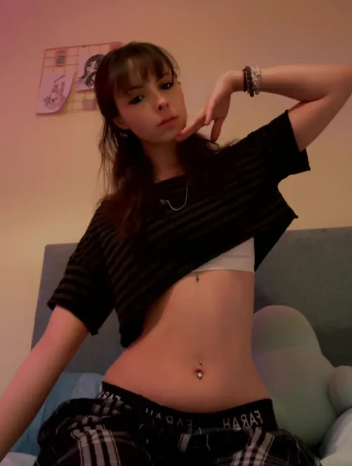 Thumbnail Past_Scale_6240's Top Choice: My Favorite Crop Top | Croptopgirls