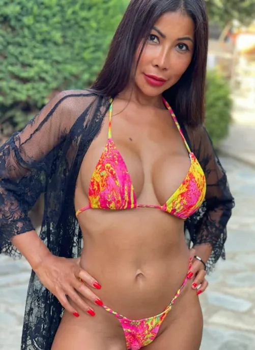 Thumbnail Breaking Stereotypes: Asian Moms Rocking Bikinis | Holly_moly12