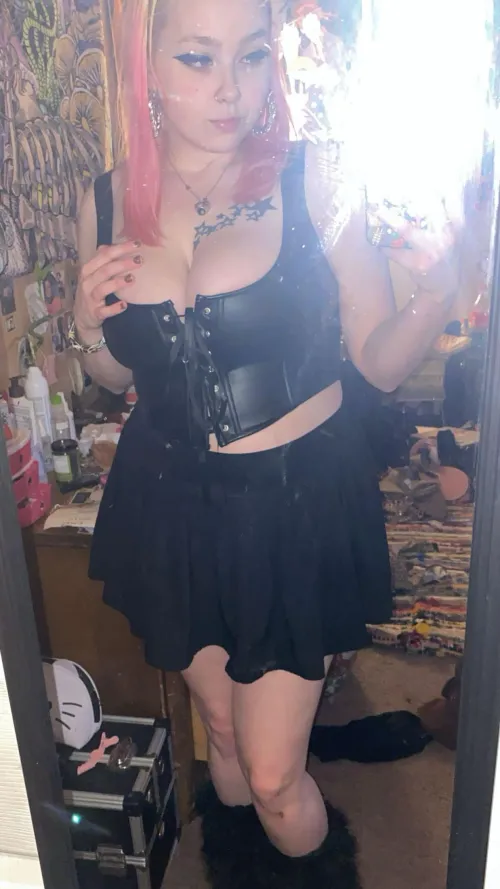 Thumbnail Dream-like Dress, Nightmarish Play: lxterally's Unique Style