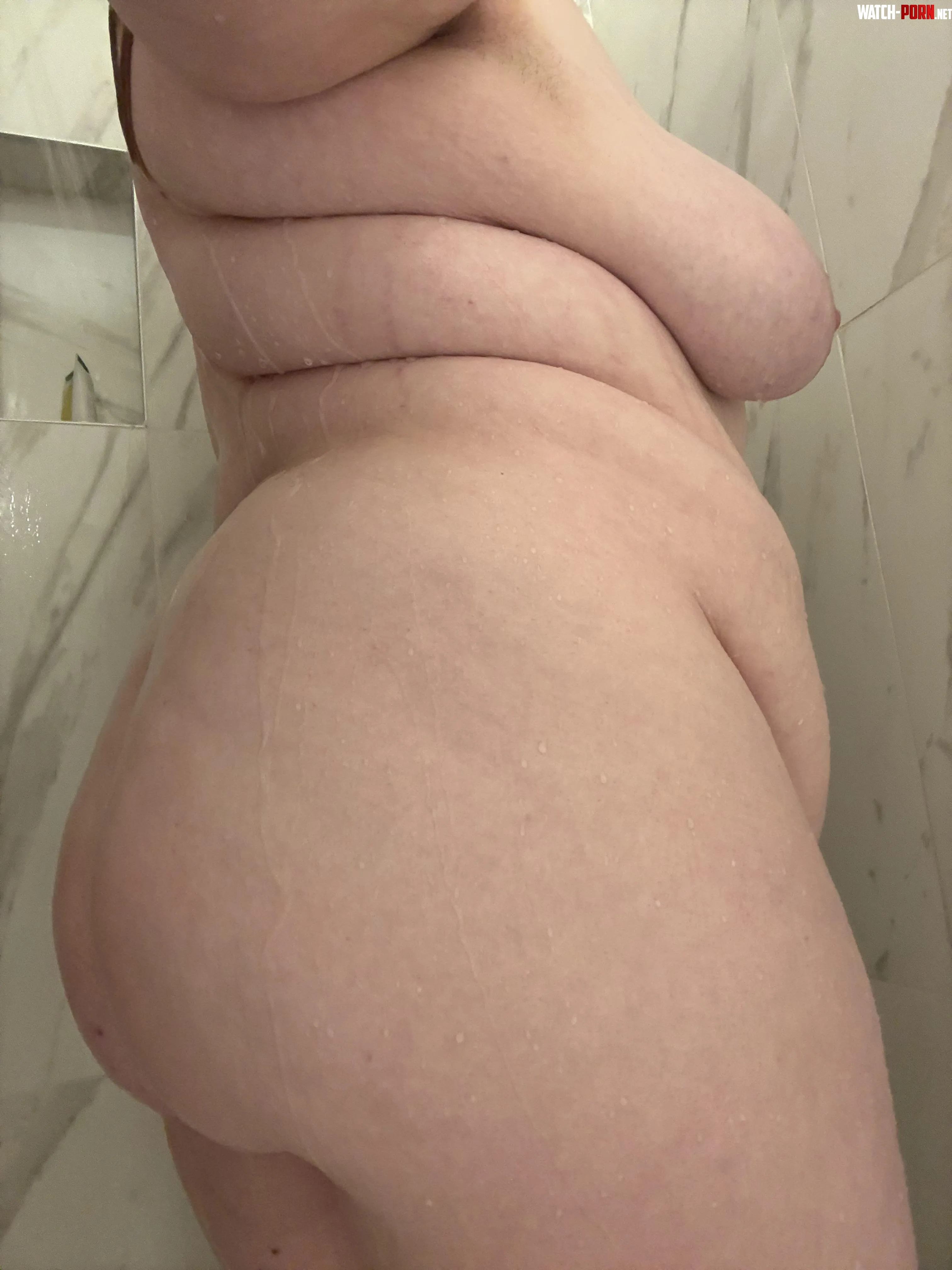 Love a nice morning shower  by diamond-princessa