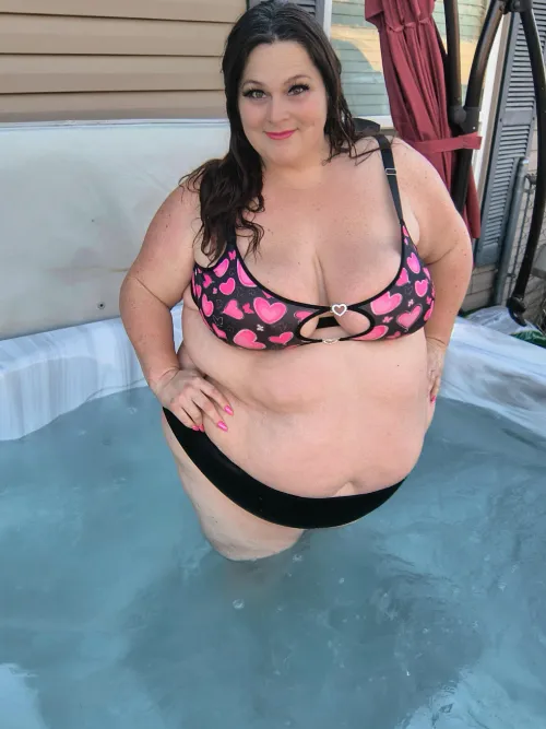 Thumbnail Seductive Soak: Hot tub n time by hmmthatsfascinating