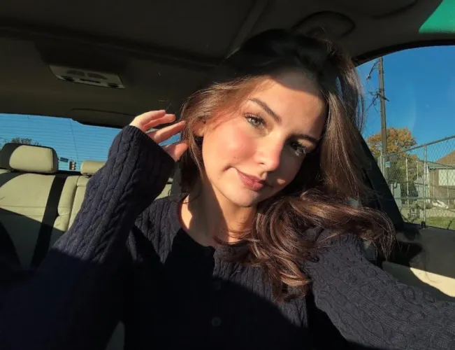 Thumbnail Josee Steelman: A Captivating Figure Among PrettyGirls