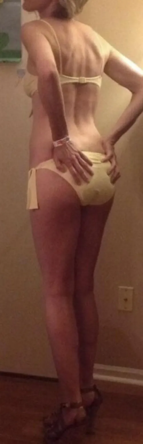 Thumbnail Alluring Tall Blonde - Normal_Actuator_6563 | gilf