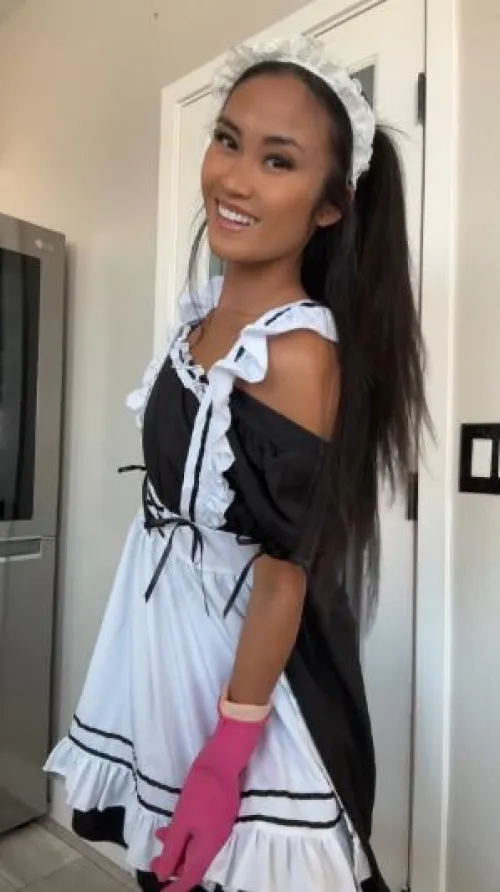Thumbnail Cleaning Pleasures as a French Maid by sunshinemaidxo