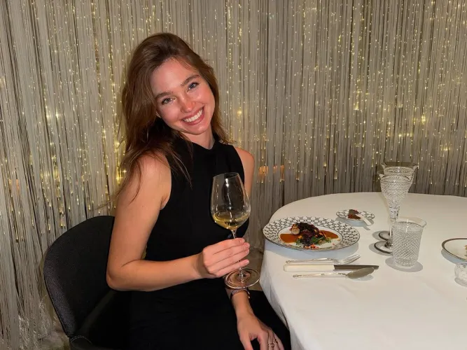 Thumbnail Anastasia Veretnova: Radiating Beauty Among PrettyGirls