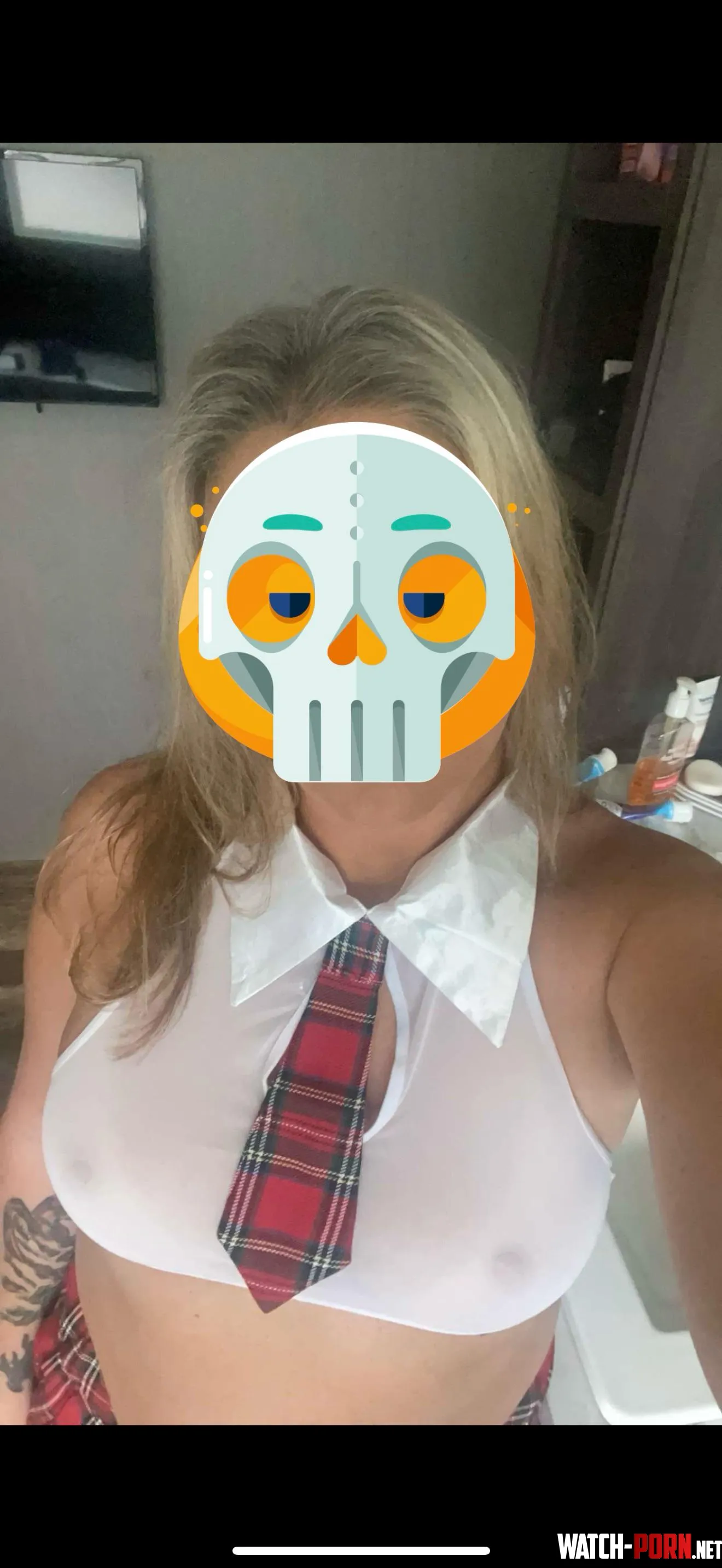 Getting a little braver  still nervous about showing my face by Dixie_Wonder_Woman