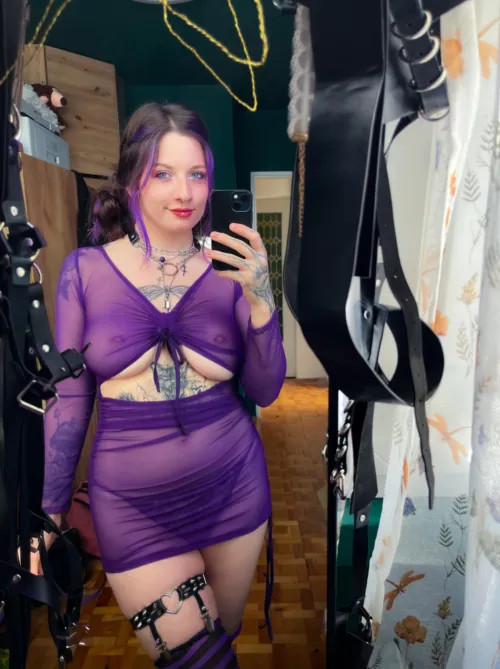 Thumbnail Just Lounging Around: Explore BigTiddyGothGF | Littlest_Fern