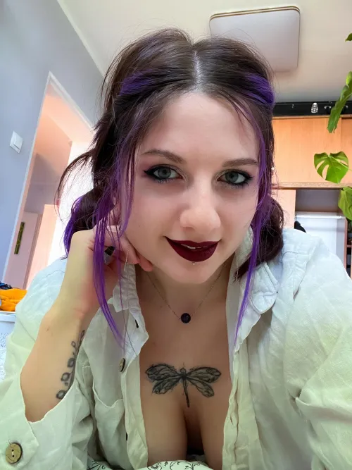 Thumbnail Littlest_Fern Accidentally Reveals Open Shirt in Downblouse