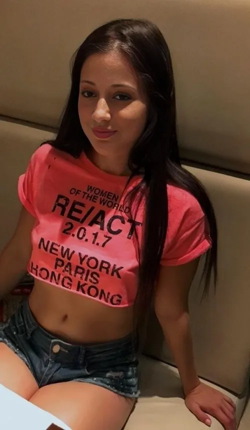 Thumbnail Distracting Crop Tops: Join Cassie_amber69's Fashion Journey