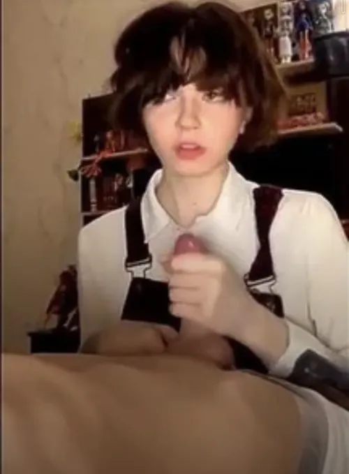 Thumbnail Seeking Information: Anyone Know Her from No-Curve-7380