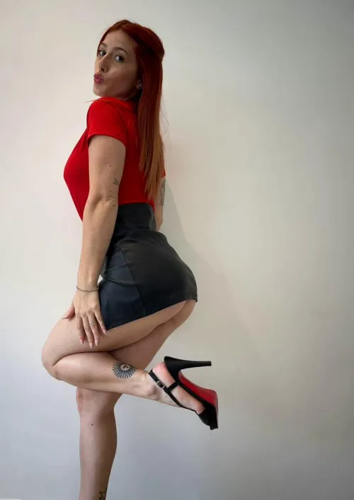 Thumbnail RebeccaRedhair: Giving Kisses Wherever You Want | tightdresses