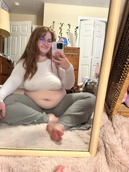 Thumbnail yourfairiegf's Struggle: Fitting into Favorite Sweatpants