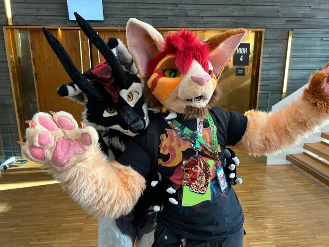 Thumbnail FireHyena's Thrilling Bite Experience | furry