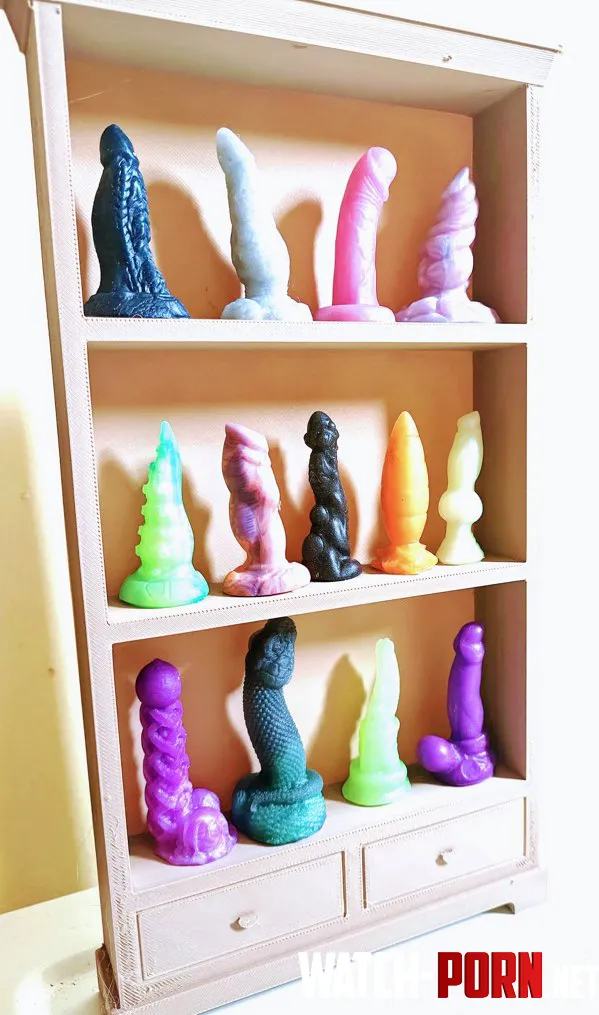 3D printed a shelf for teenies based on a comic I liked D by sweetiecubbie