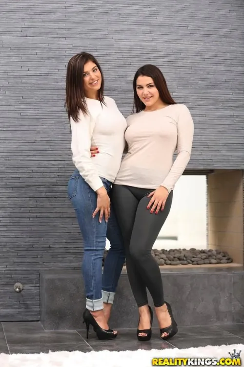 Thumbnail Leah Gotti & Valentina Nappi - NomadicArchie's ClassyPornstars Scene