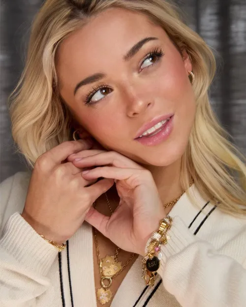 Thumbnail Livvy Dunne: A Vision of Beauty Among PrettyGirls
