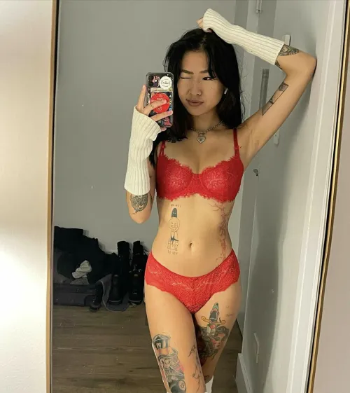 Thumbnail Smurfboiii Raises the Question: Do Guys Like Asian Beauty?