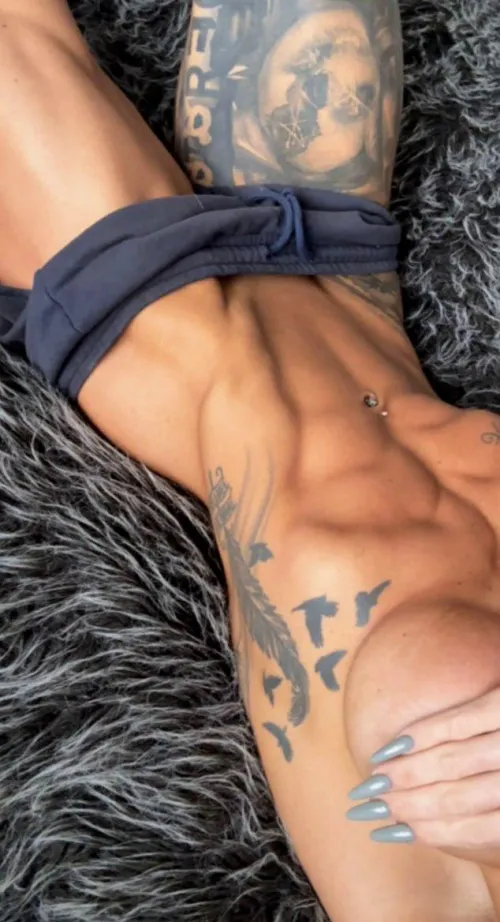 Thumbnail Sweet_Sirenxx: Are You Ready for a Muscle Mommy Experience?