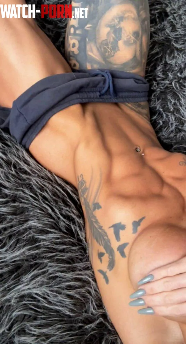 Are you down for a muscle mommy by Sweet_Sirenxx