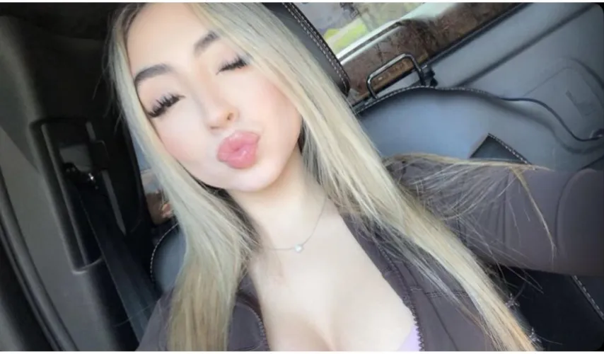 Thumbnail Exploring Pouting: Emotive Content by CallmeSlickk