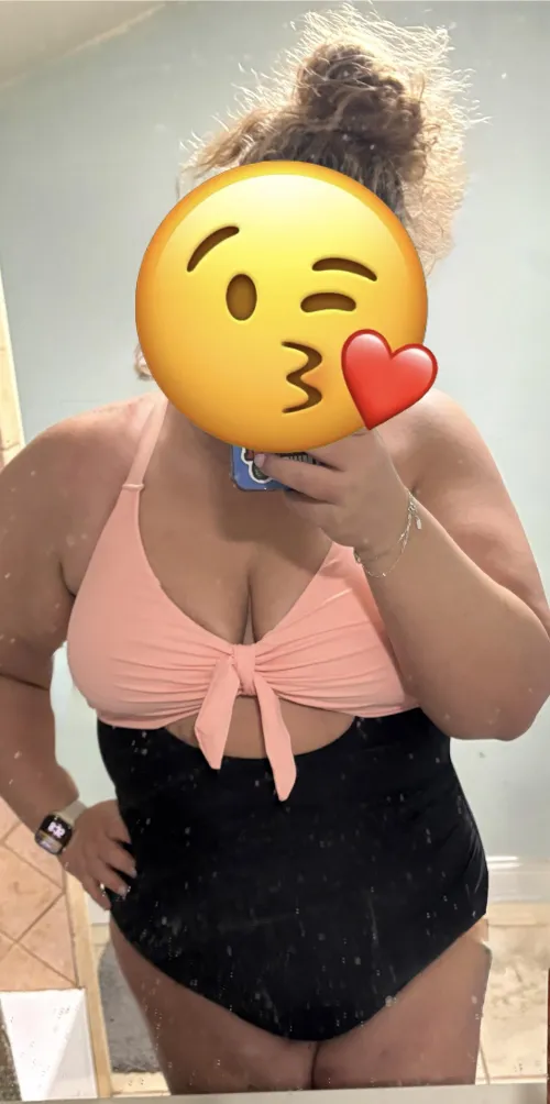 Thumbnail emerg3ncyglitt3r Preps for a Petite Vacation - Chubby Style