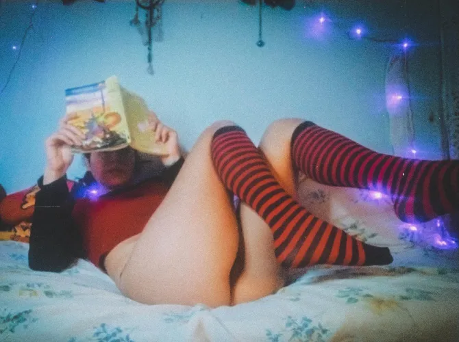 Thumbnail Cozy Up and Read with Cherryloss