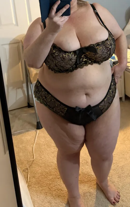 Thumbnail Get Naughty with BBWGoddessHelen in This Revealing Article