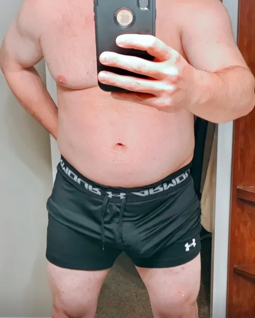 Thumbnail Encounter the DILF Vibe with Amazing_Phone4696 | Bulges
