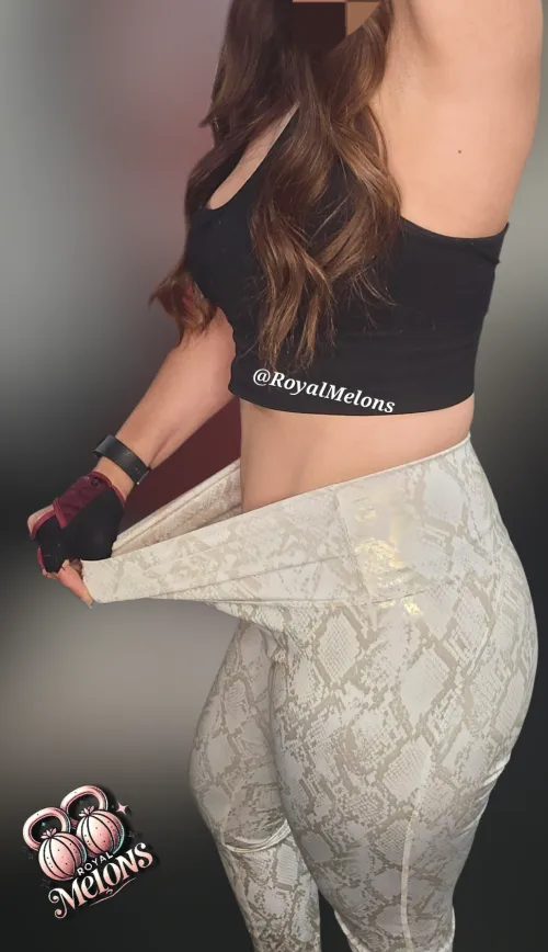 Thumbnail Reign of Change: Slimming Down, Stepping Up in Yoga Pants | RoyalMelons