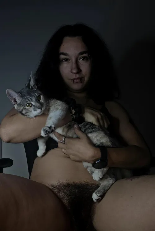 Thumbnail Guess Which Purrs Louder - Hairy_nShameless Unveils Truth