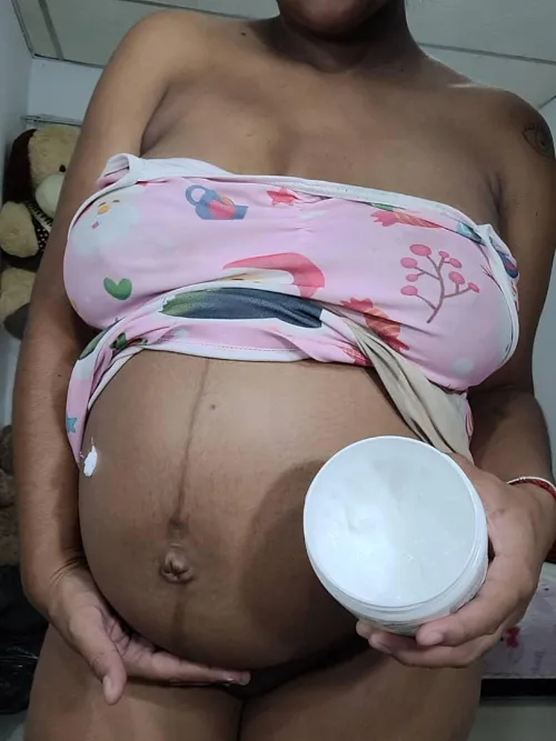 Thumbnail Sensory Delight: Exploring Thick Cream on a Sexy Pregnant Belly by Alexa69T