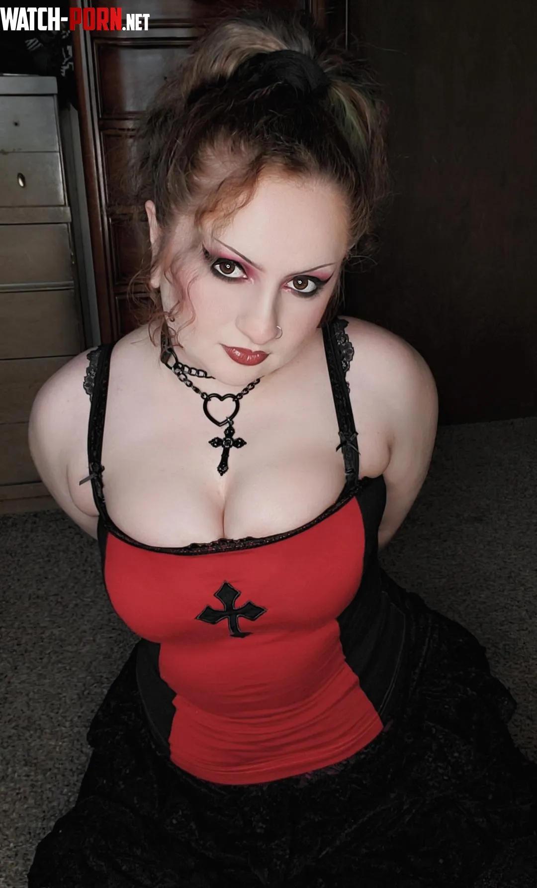 your curvy goth gf  by b0nechina
