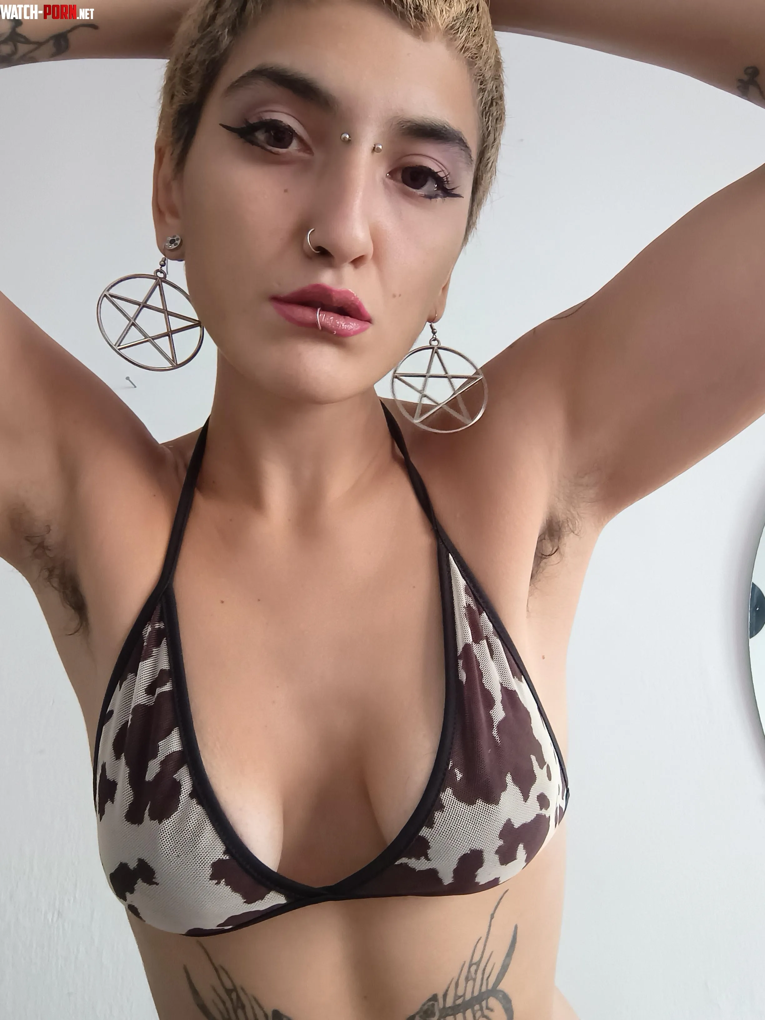 Hairy armpits without deodorant are the best by Esme420kinky