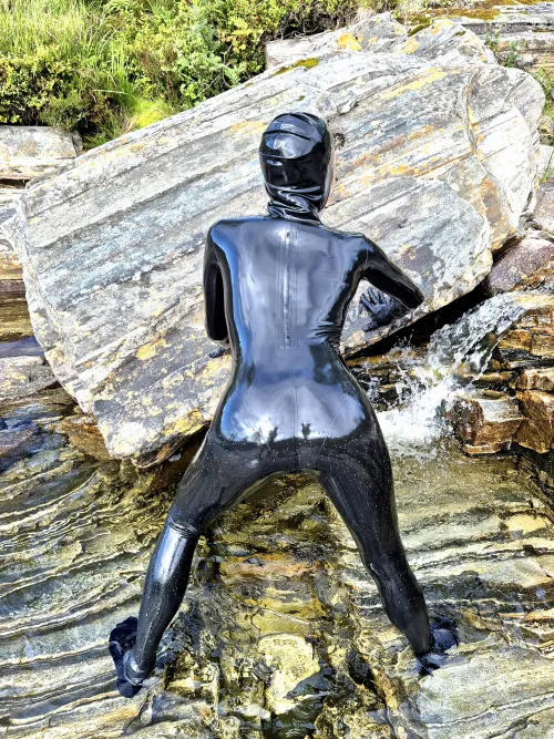 Thumbnail Shiny Outdoor Adventure: A Feast for the Eyes by LatexLovingLady