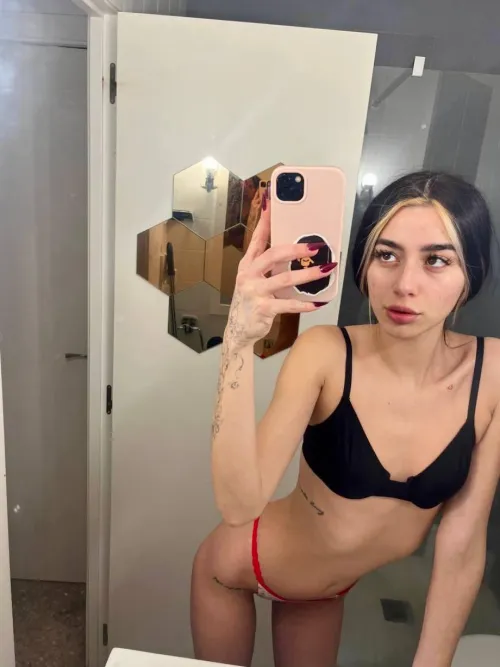 Thumbnail Turned 18 and So Horny by naughtysophiaz | barelylegalteens