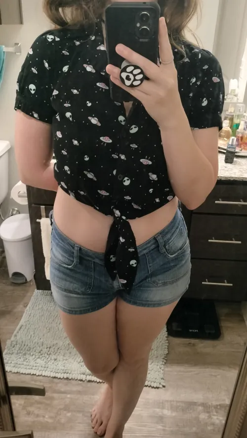 Thumbnail 6Foxes_13Soxes Celebrates the Perfect Combo: Croptops With Shorts