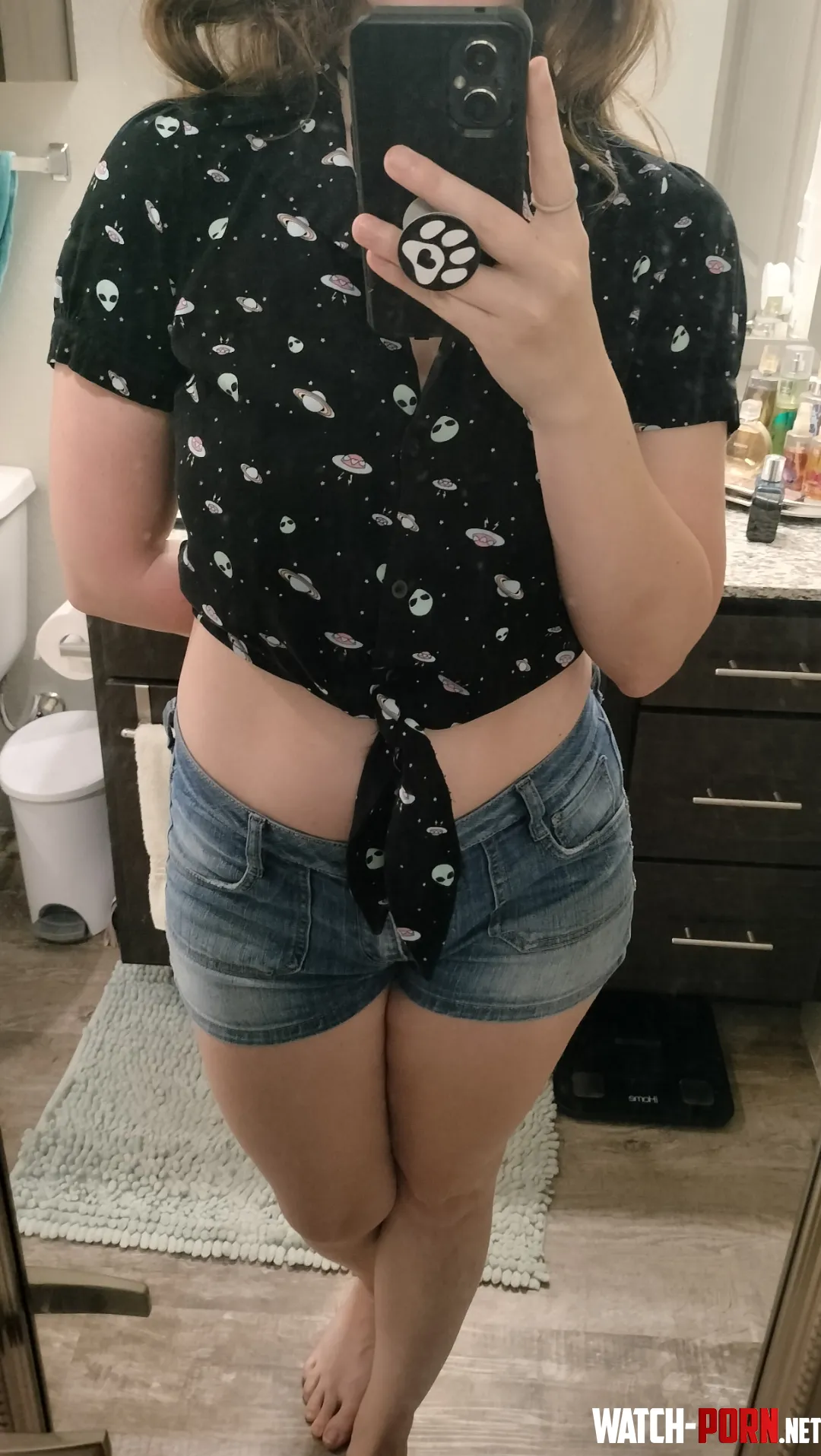 A crop top and shorts is a perfect combo by 6Foxes_13Soxes